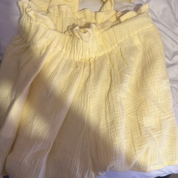 Vici yellow two piece set - Picture 5 of 7